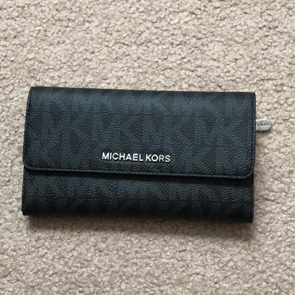 Michael Kors trifold wallet